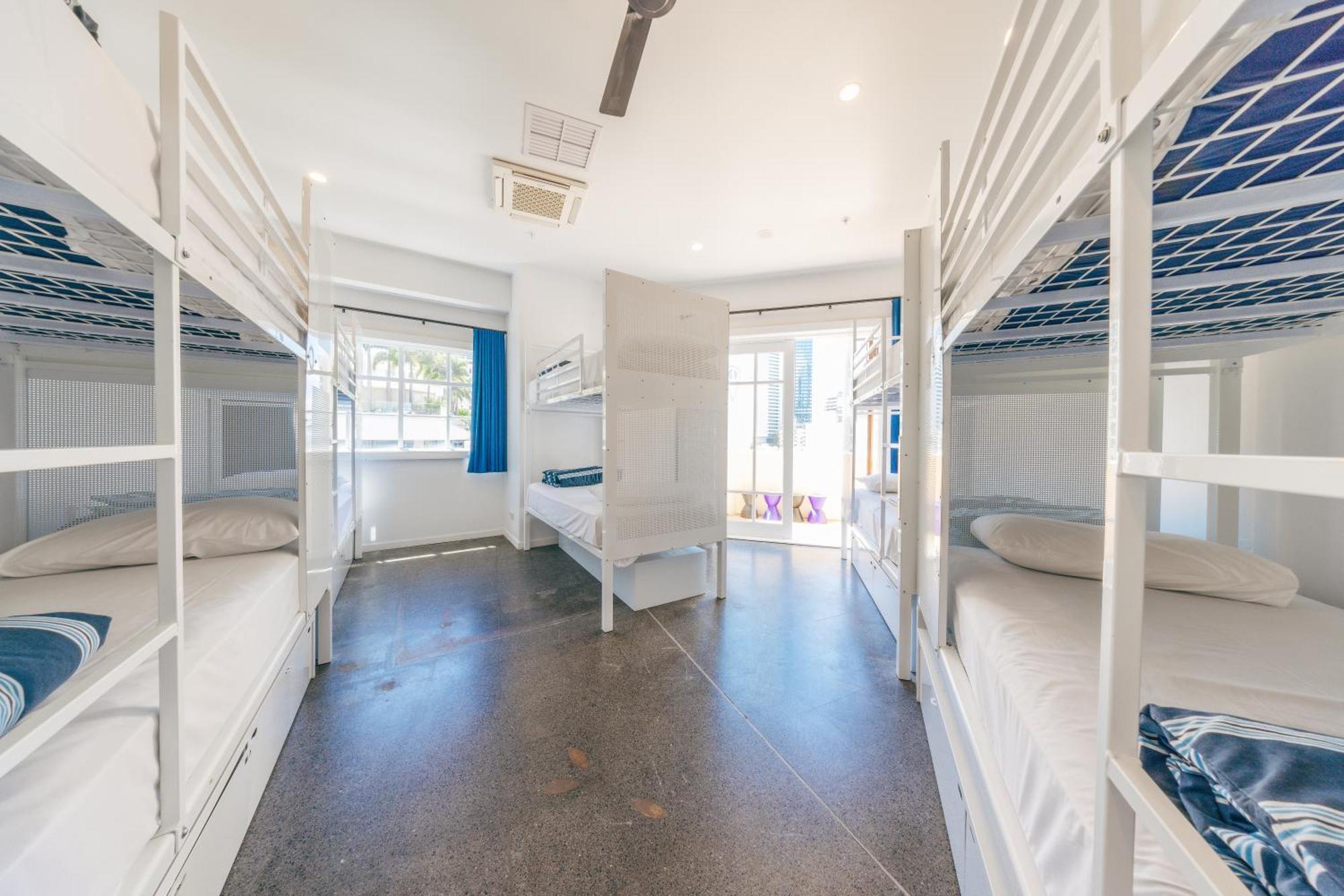 Bed in 10-Bed Mixed Dormitory Room